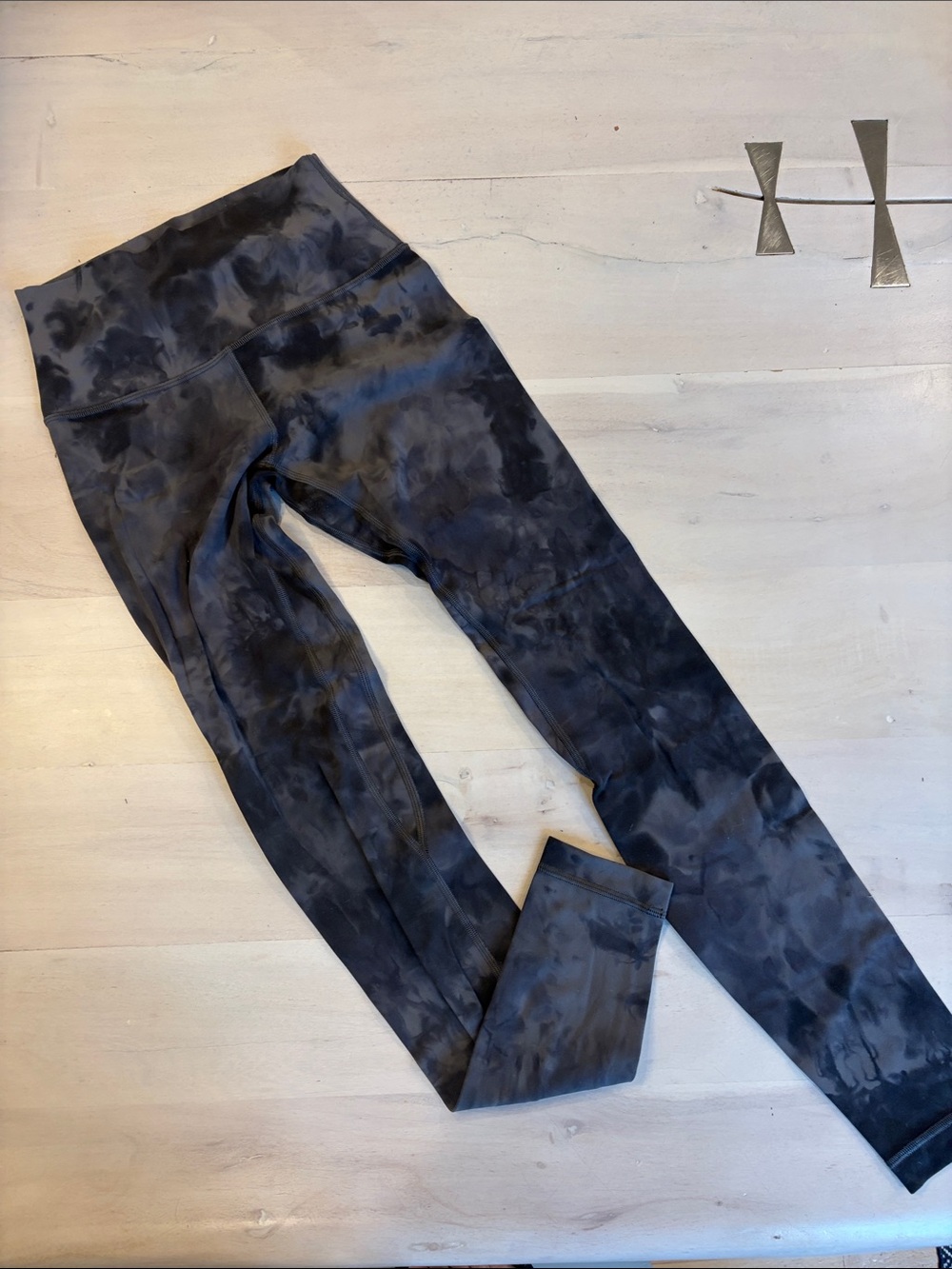 Lululemon Women’s Align Hi-Rise 28” inseam Black Tie-Dye Leggings
